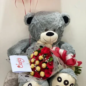 Oso gigante con ramillete de rosas con chocolates Ferrero Rocher