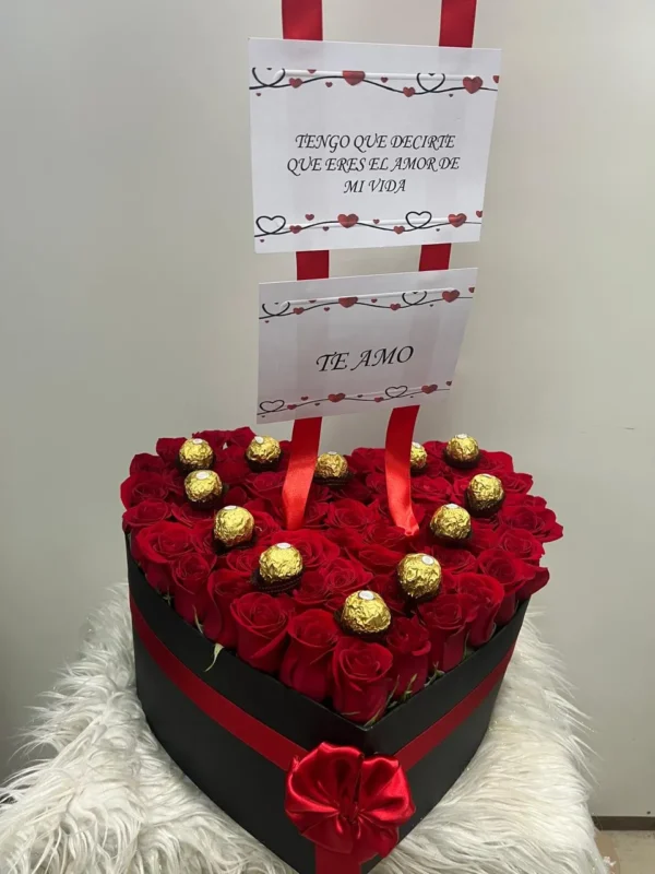 Caja corazon con rosas rojas y chocolates Ferrero Rocher