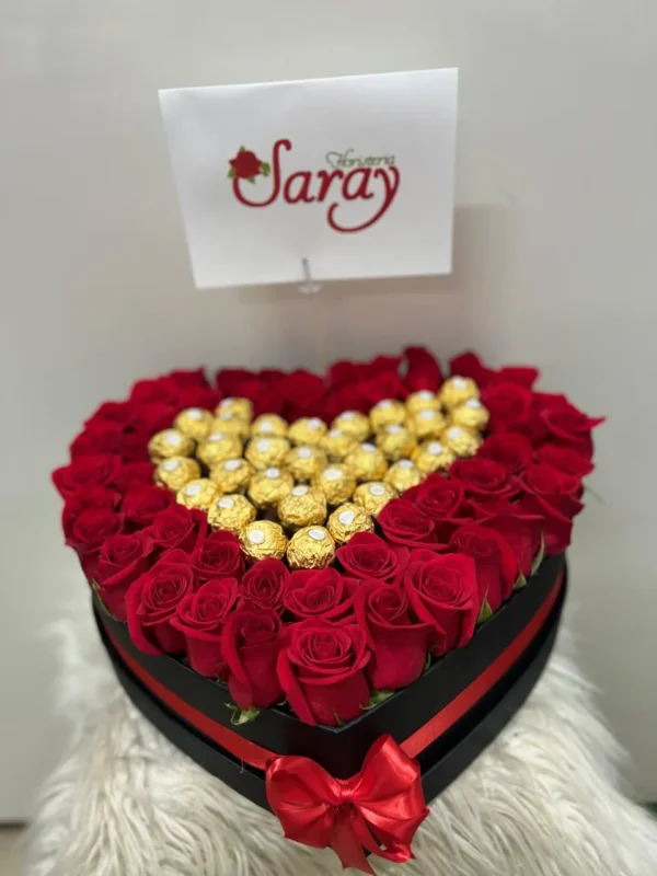 Caja corazon con rosas rojas y chocolates Ferrero Rocher