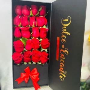 Caja con rosas rojas.