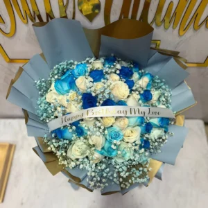 Bouquet en rosas blancas y azules