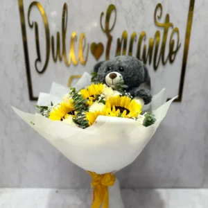 Bouquet en girasoles y rosas con peluche