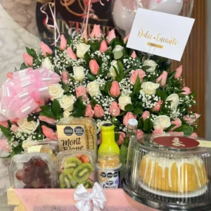 Desayuno sorpresa con rosas y globos con helio